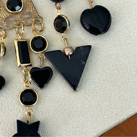 Vintage 80s Gold Tone Brooch with Black Dangling Charms - Picture 6 of 10